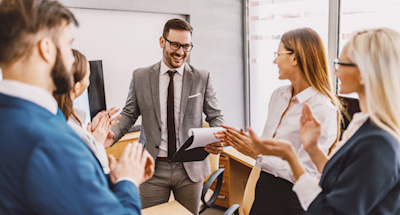 Pourquoi offrir une assurance collective à vos employés ?